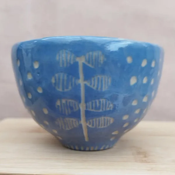 Petit bol - Décor aux engobes gravés